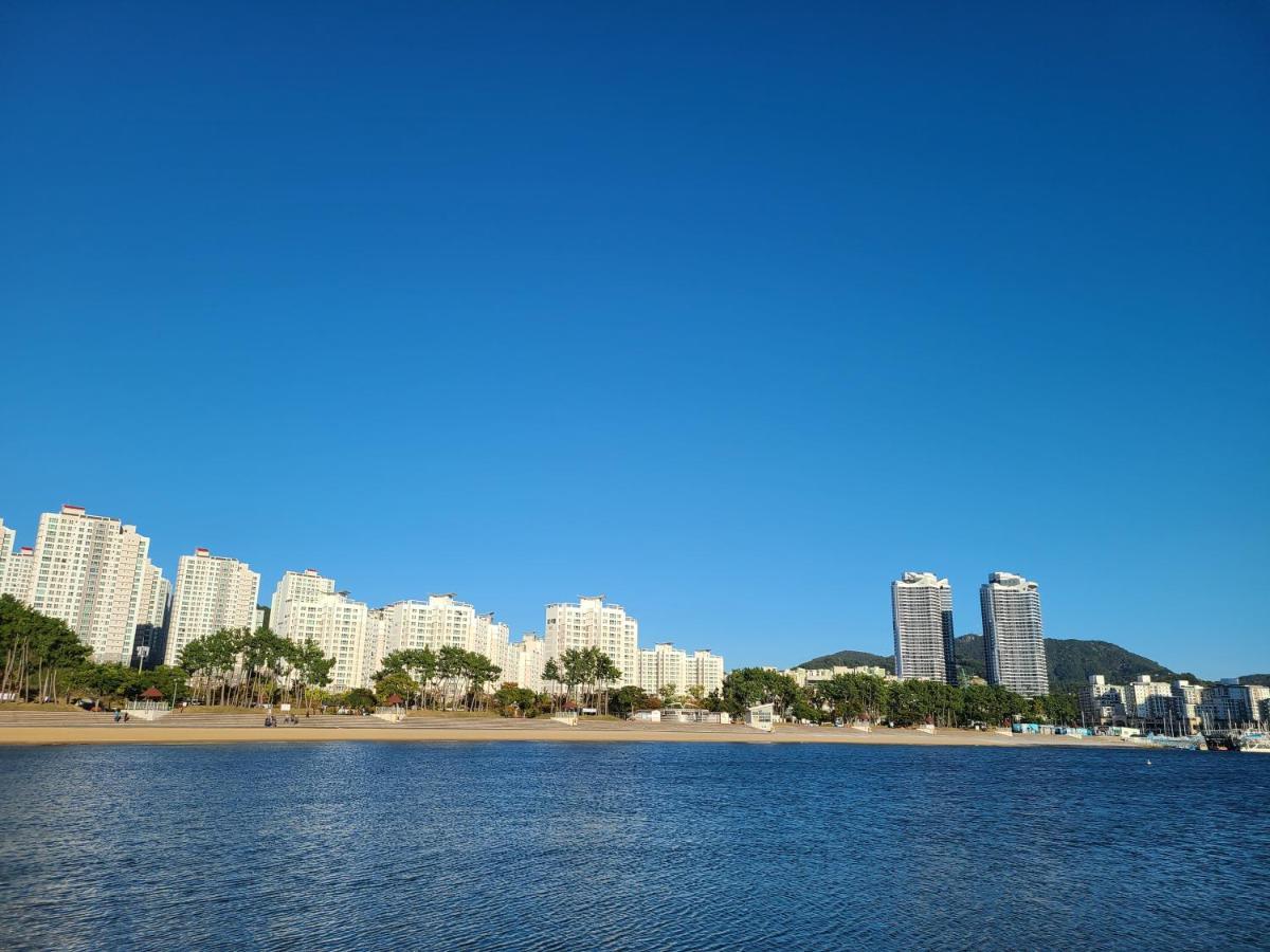 Ocean Marina Suite View Йосу Екстериор снимка