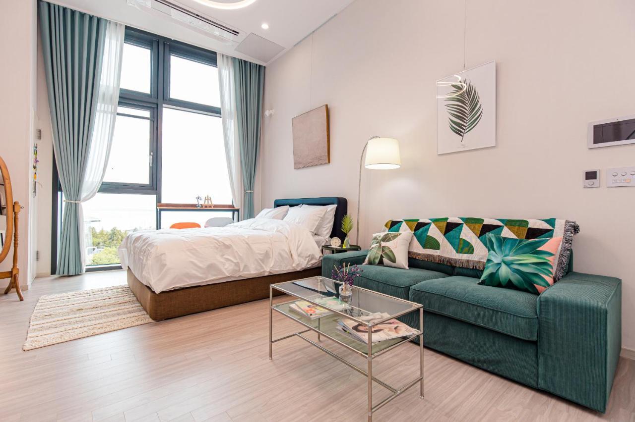 Ocean Marina Suite View Йосу Екстериор снимка
