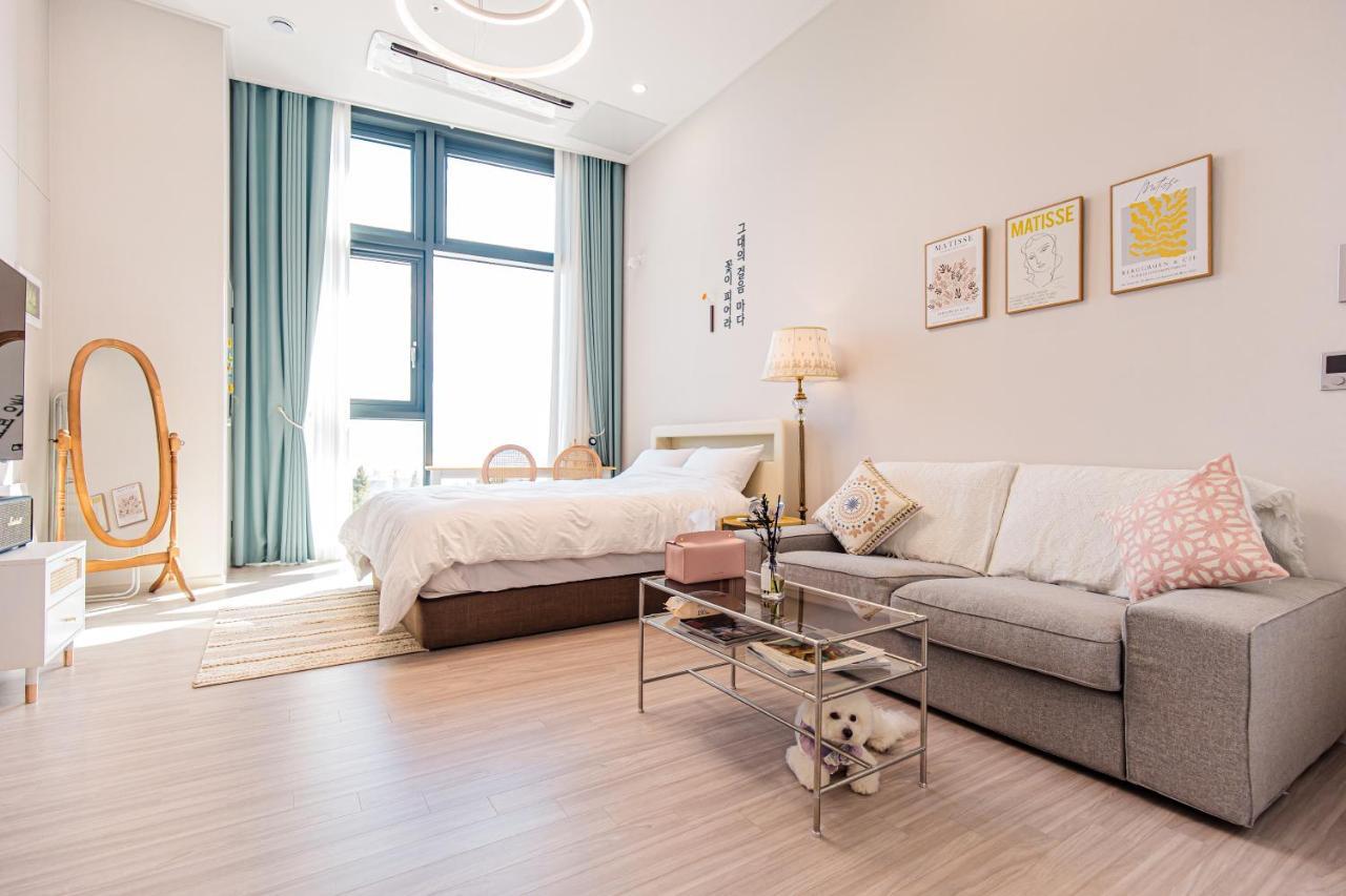Ocean Marina Suite View Йосу Екстериор снимка