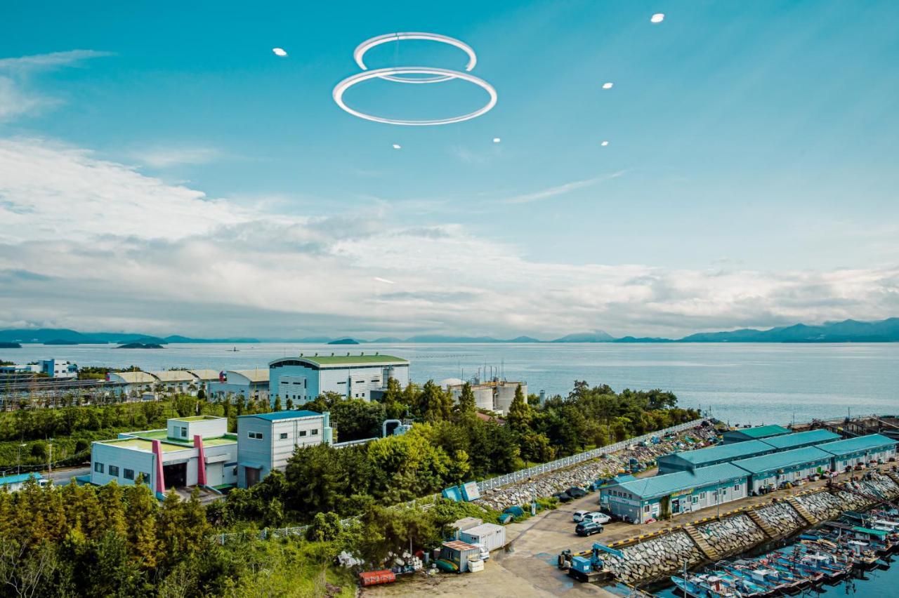 Ocean Marina Suite View Йосу Екстериор снимка