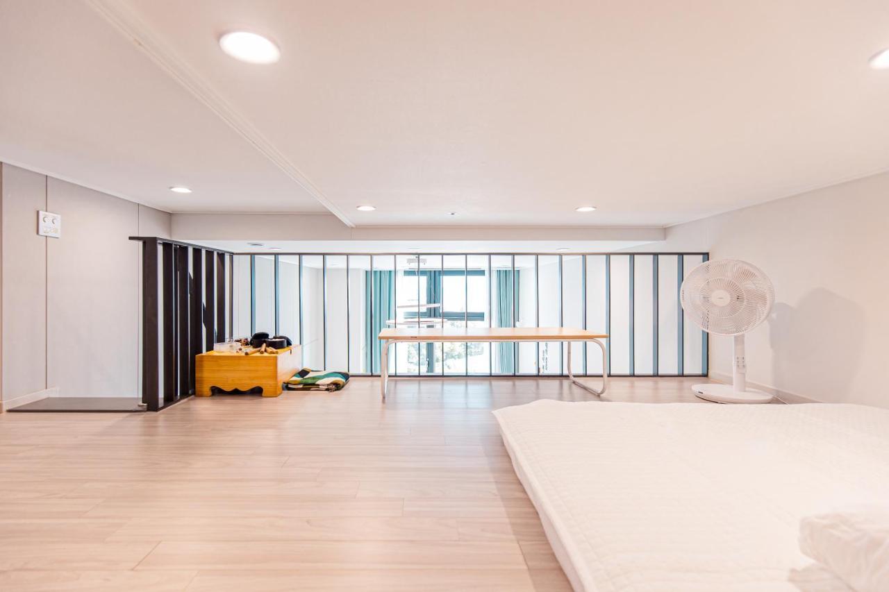 Ocean Marina Suite View Йосу Екстериор снимка