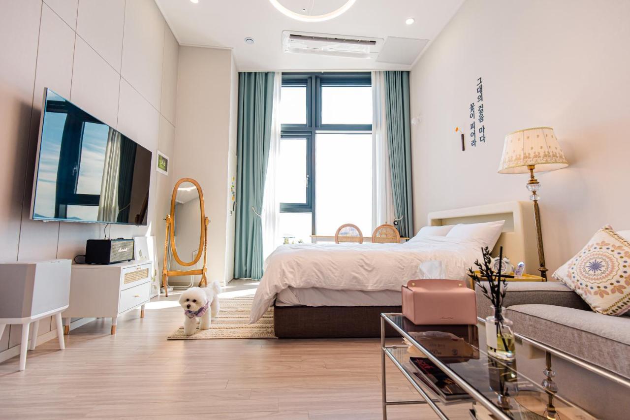 Ocean Marina Suite View Йосу Екстериор снимка